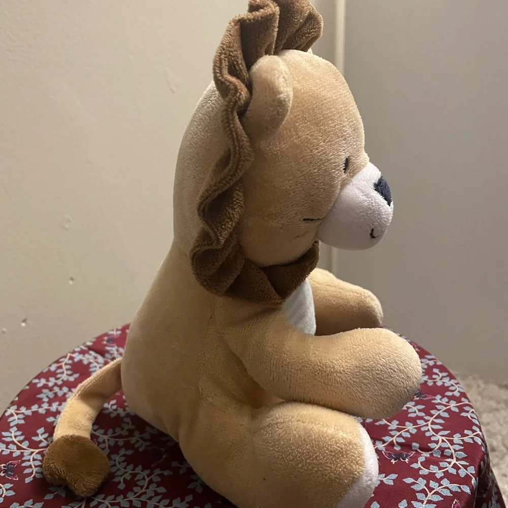 Carters soft lion